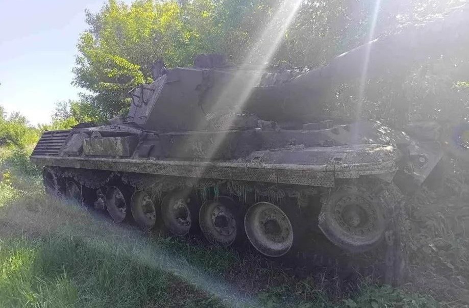 Уничтоженный украинский танк Leopard 1A5DK (Leopard 1A5) рядом с н.п. Лиман Донецкой Народной Республики. Июнь 2024 года, источник – Телеграм-канал Dambiev