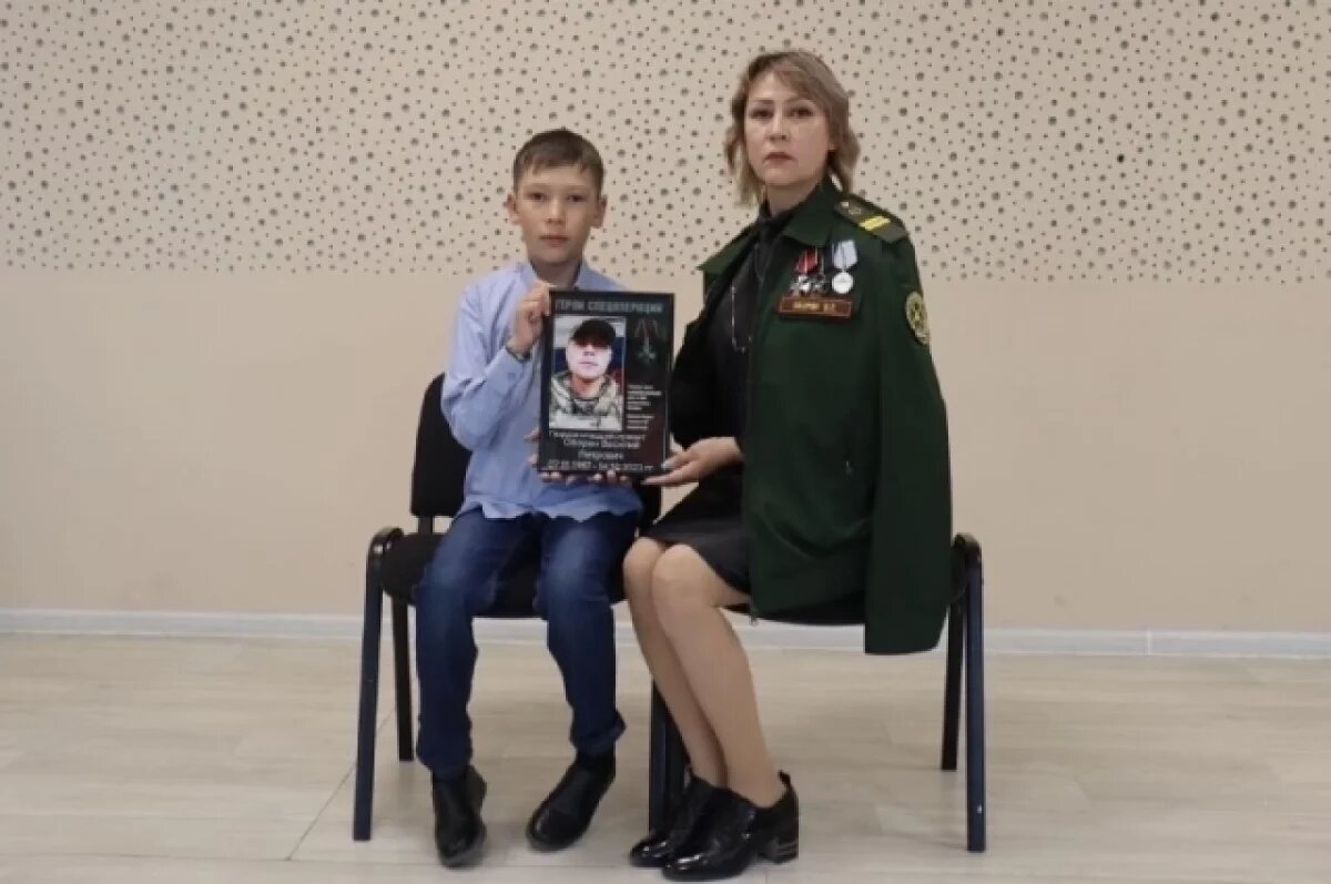    Для Кирилла отчим Василий Оборин был лучшим другом.