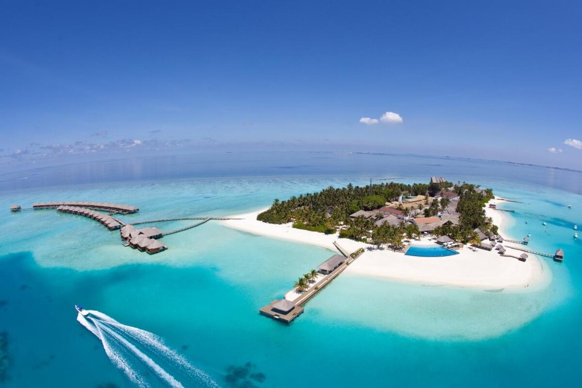 https://www.booking.com/hotel/mv/velassaru-maldives.ru.html?activeTab=photosGallery