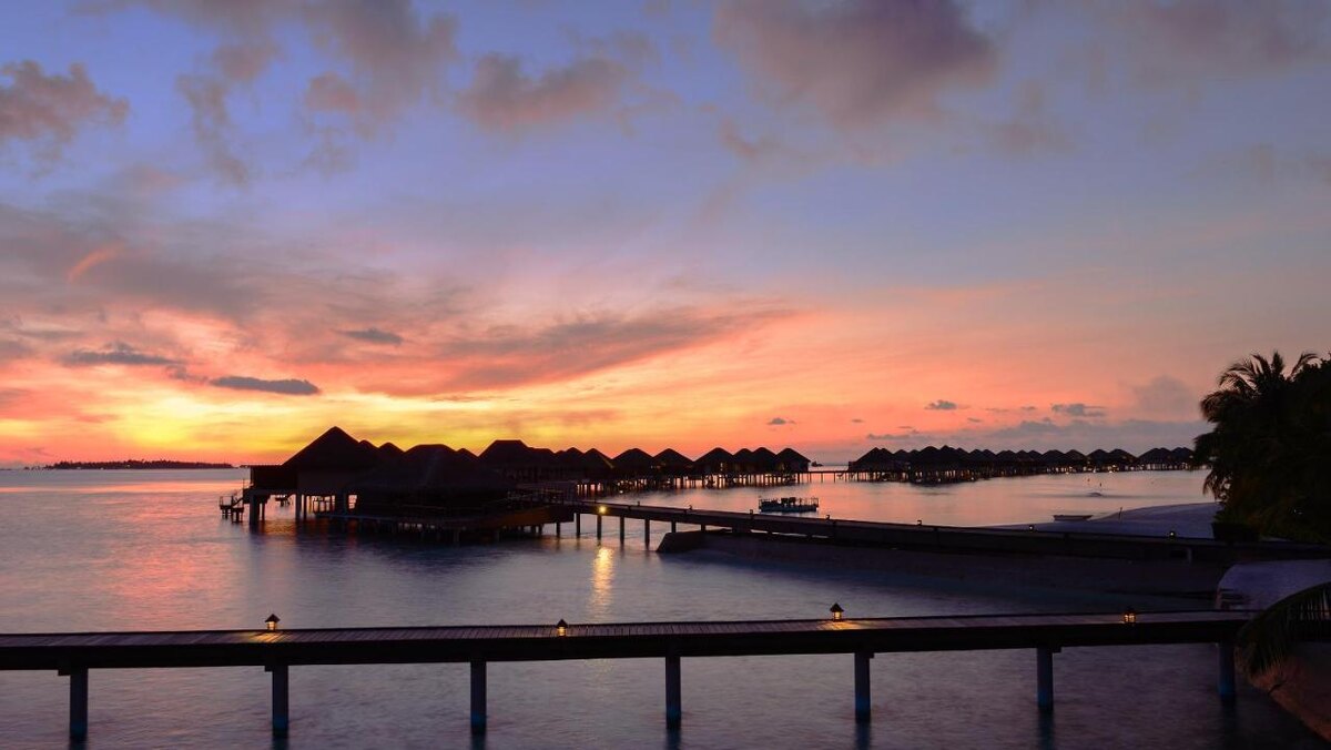 https://www.booking.com/hotel/mv/adaaran-prestige-vadoo.ru.html?activeTab=photosGallery