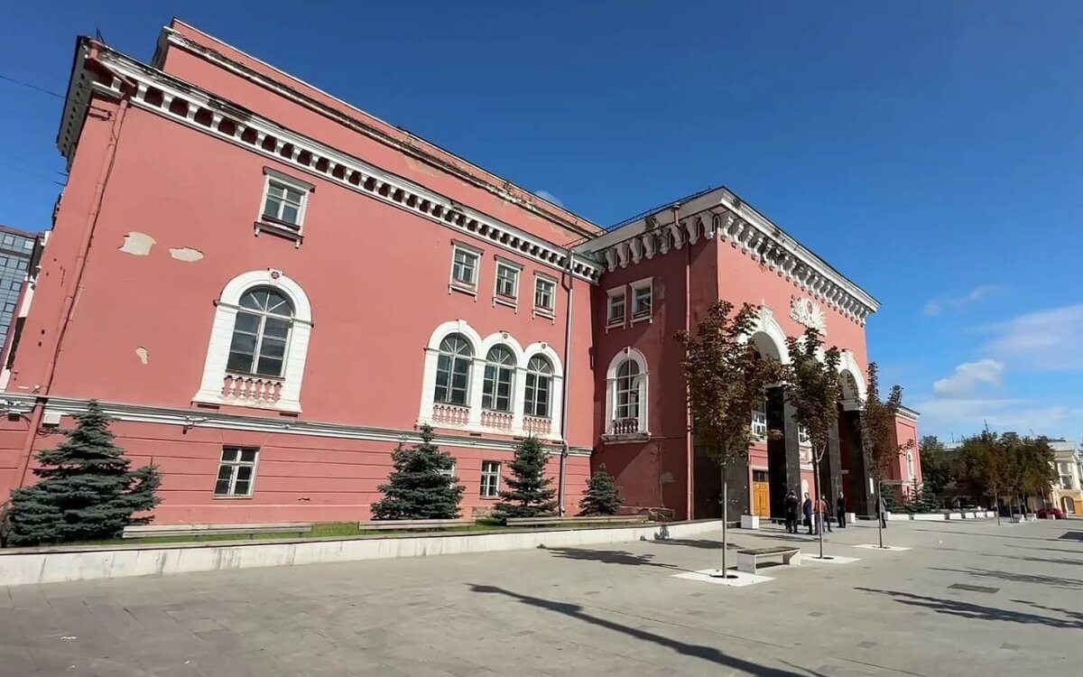    Культурные мечты Гордеева разбились об СВО-повестку Гусева в воронежском Доме офицеров телеграм-канал Александра Гусева