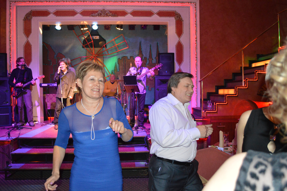 На новогоднем корпоративе!