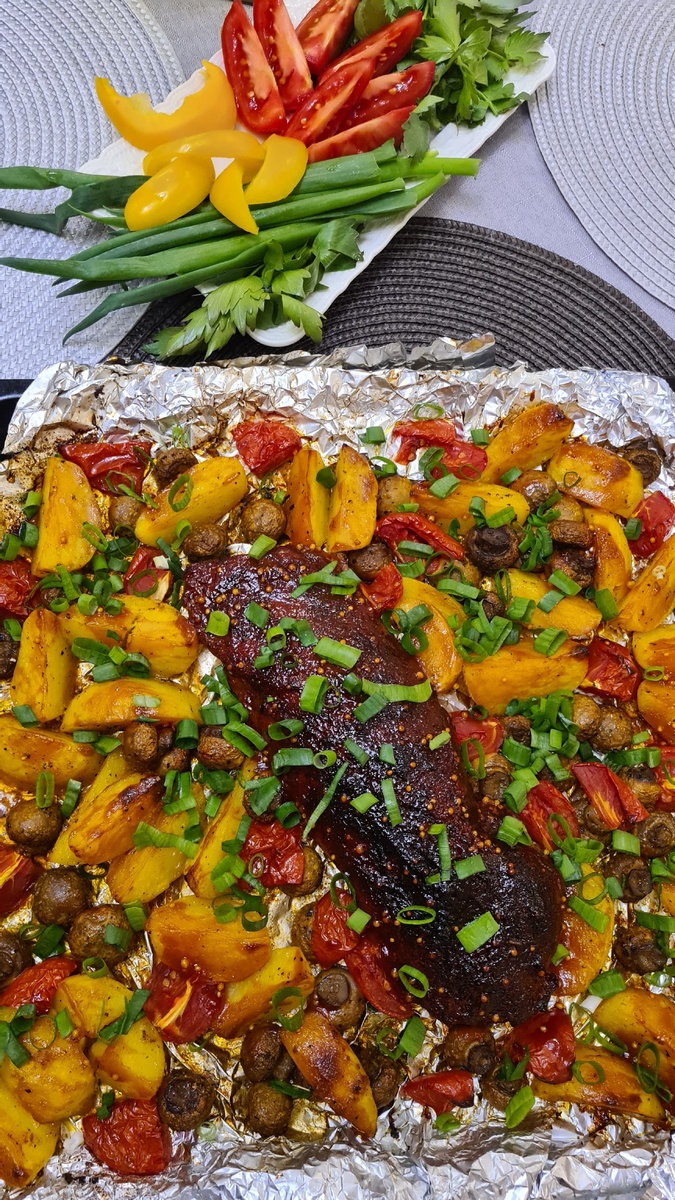 Свиная вырезка с картофелем 