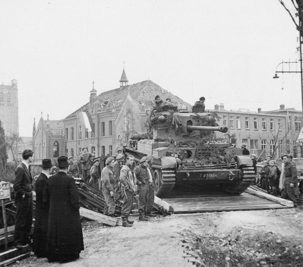 Challenger I из состава 11-й бронетанковой дивизии в Нидерландах, октябрь 1944 года.
