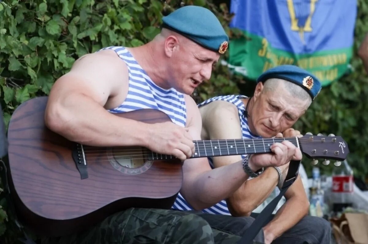    Из-за Дня ВДВ и съёмок «Красивой жизни» центр Петербурга снова перекроют
