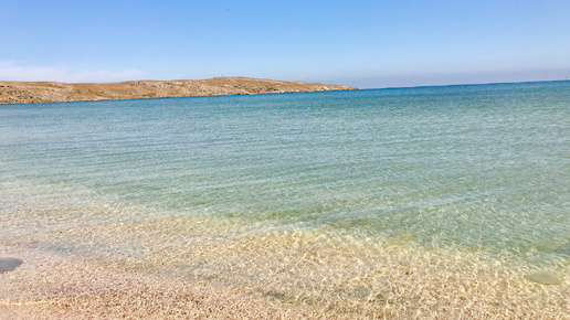 Татарская бухта и мыс Казантип сейчас. Море в окрестностях города Щёлкино в начале августа 2024 года.