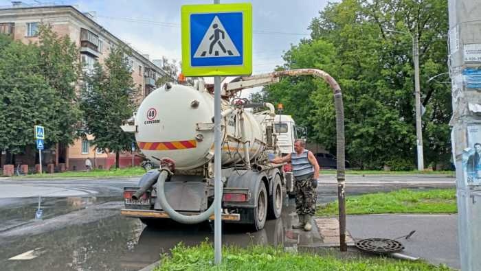    С ивановских улиц за день откачали более 190 кубометров воды