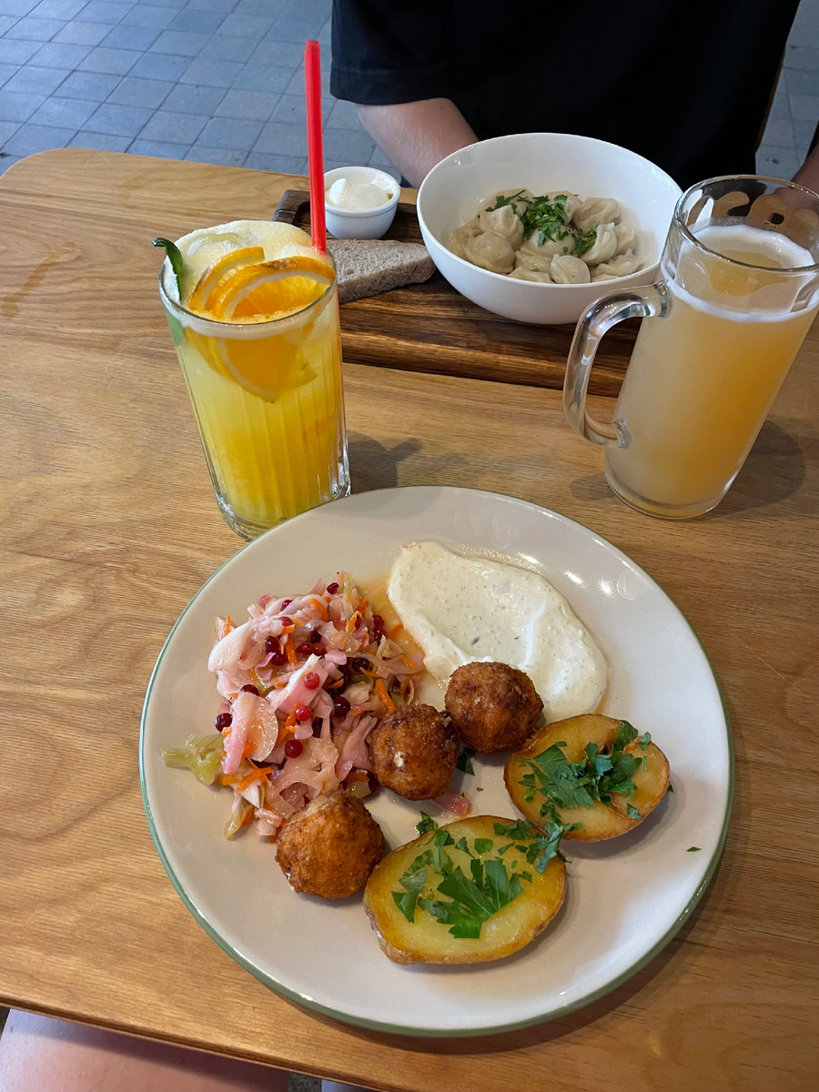 «Лось и тролль»