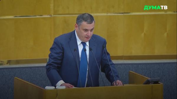 На фо­то пред­се­датель ко­мите­та Гос­ду­мы РФ по ин­фор­ма­цион­ной по­лити­ке, ин­фор­ма­цион­ным тех­но­логиям и свя­зи Алек­сандр Хин­штейн