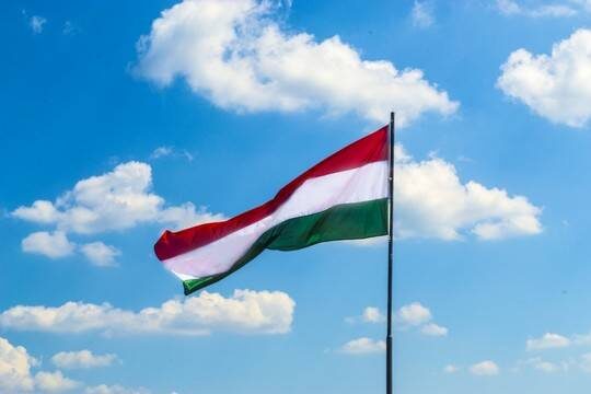    СМИ: Венгрия заявила о завершении миротворческой миссии по Украине