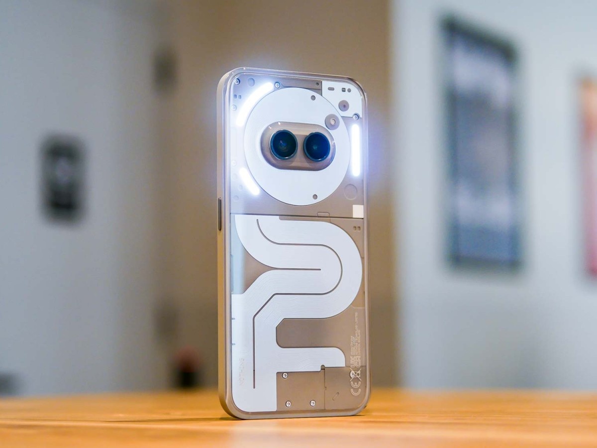    Хорош за свои деньги. Что говорят в обзорах Nothing Phone (2a) Plus?