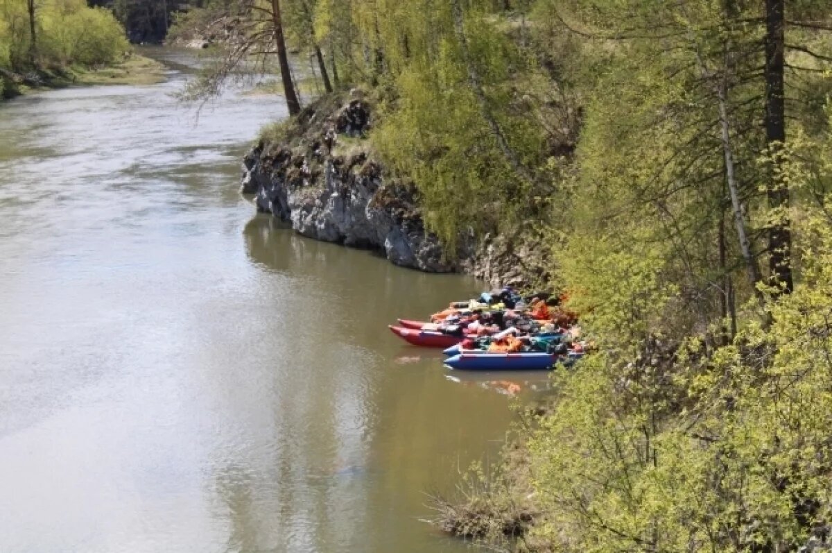    Пьяный и без жилета.