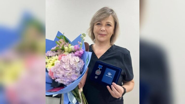    Врача Оксану Чечельницкую из Орска наградили за спасение жизней бойцов СВО Белов Михаил Александрович