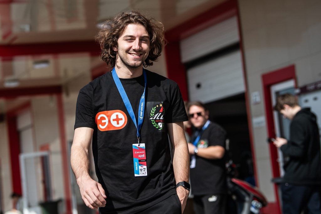    Пилот Российской серии кольцевых гонок Кирилл Зиновьев