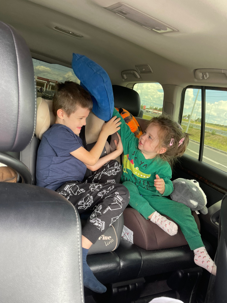 А вашим детям в поездке также «скучно»?