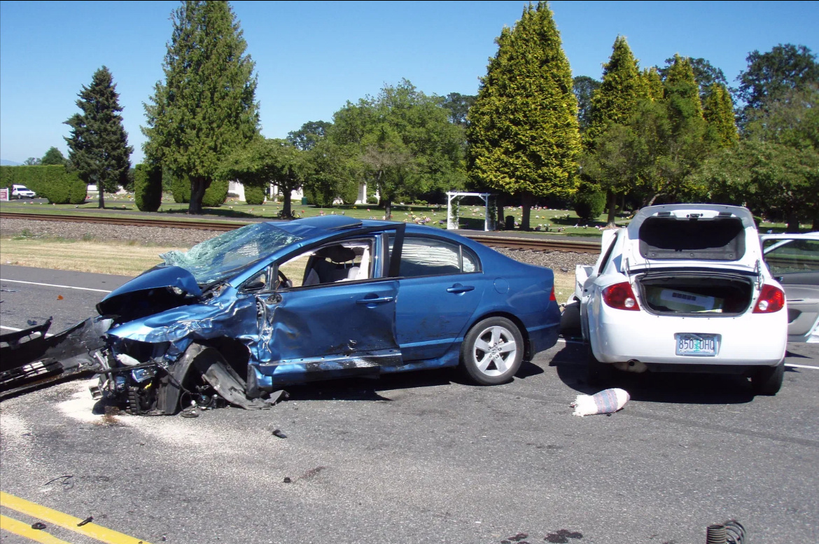 Жаль, что до сих пор главное правило на дорогах России правило 3х Д((( дай дорогу дураку. Фото из сети