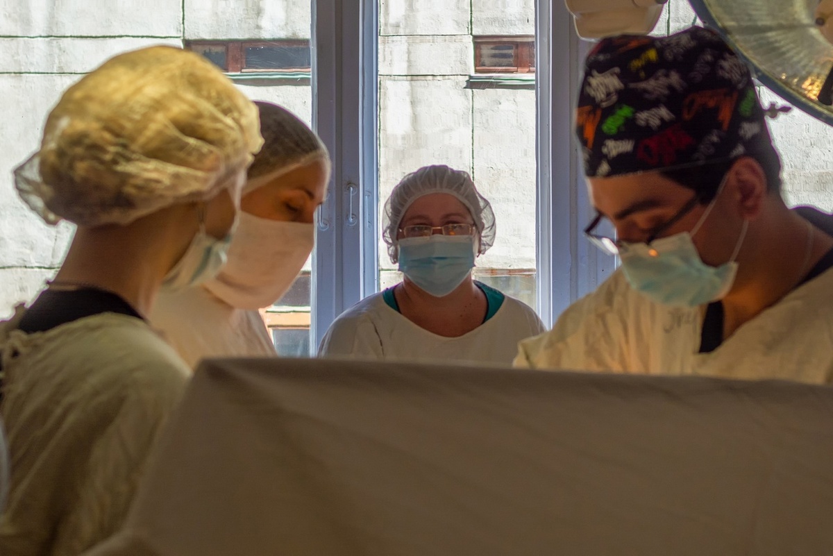    Хирурги Курской ОМКБ удалили пациентке 20-сантиметровую опухоль