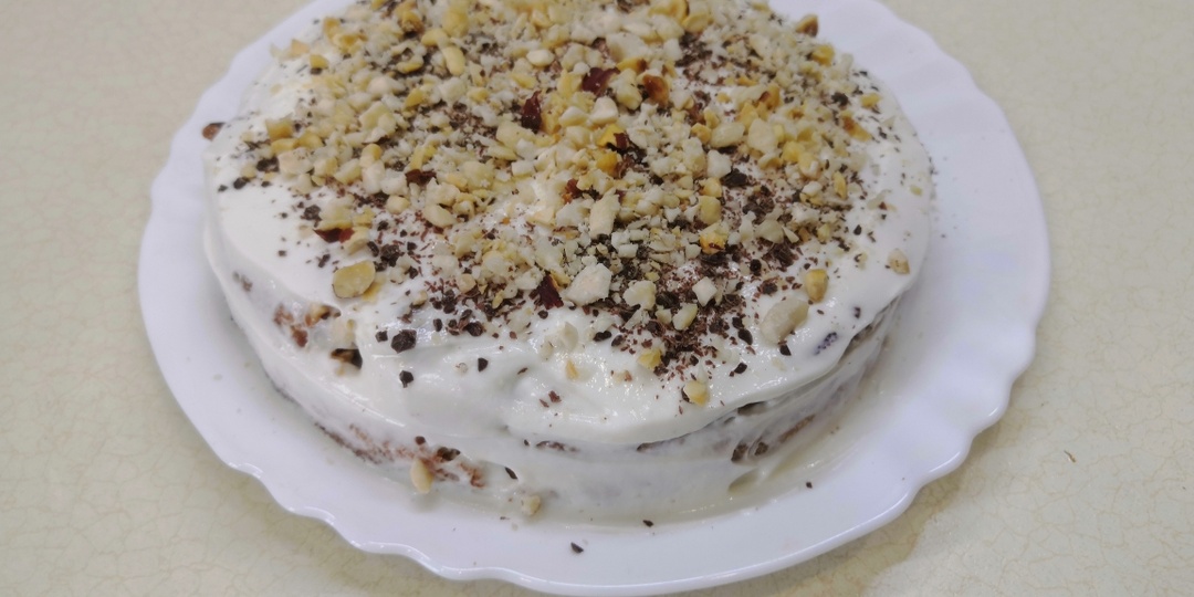Морковный ПП тортик с орехами и творожным кремом