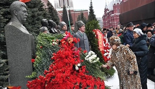 Могила Сталина за Мавзолеем. Фото из открытого доступа
