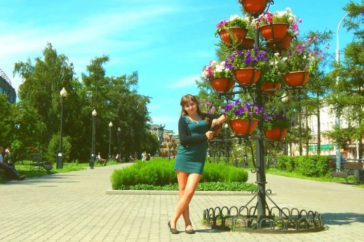 Девушка выучилась на дизайнера, прошла курсы лэшмейкера и работала в супермаркете, но душа требовала другого. Фото: личный архив Кристины Джам 