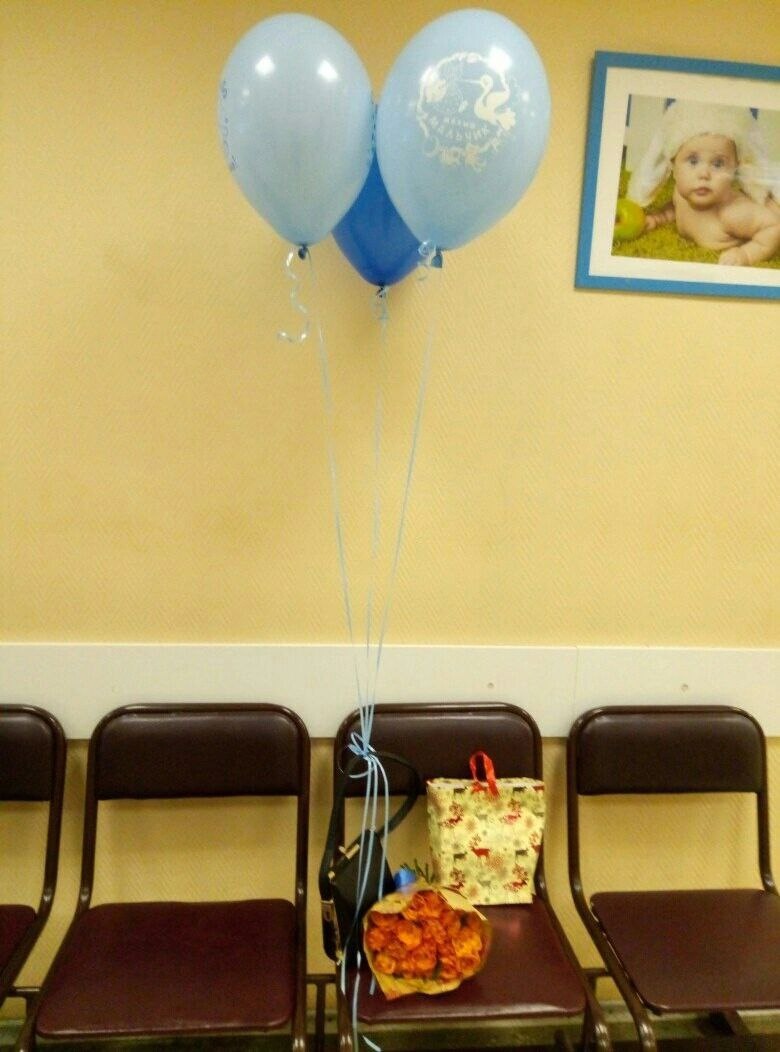 Моя скромная выписка-побег. Даже камеру не сфокусировать было, так торопились