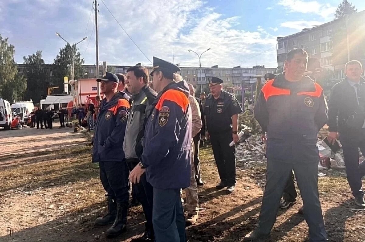    Губернатор Свердловской области работает на месте ЧП в Нижнем Тагиле