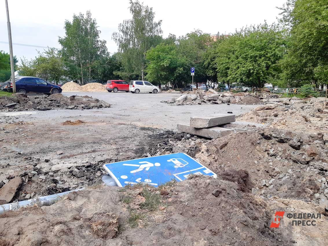 Жители Ноябрьска просят губернатора сохранить зеленую придомовую территорию.  Фото: ФедералПресс / Дарья Сеймовская