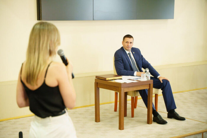 Врио губернатора Хабаровского края Дмитрий Демешин встретился с представителями туристской отрасли региона / Фото: пресс-служба губернатора и правительства Хабаровского края