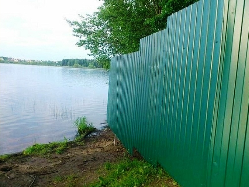 Перекрыли наглухо вместе с защитной полосой