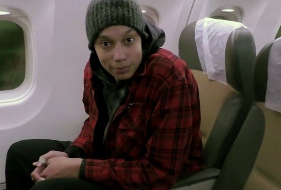    Гражданка США Бриттни Грайнер в самолете перед обменом