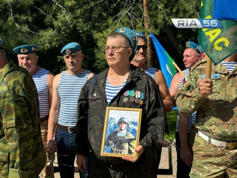    В Оренбурге прошли торжественные мероприятия в честь Дня Воздушно-десантных войск Марина Шарт