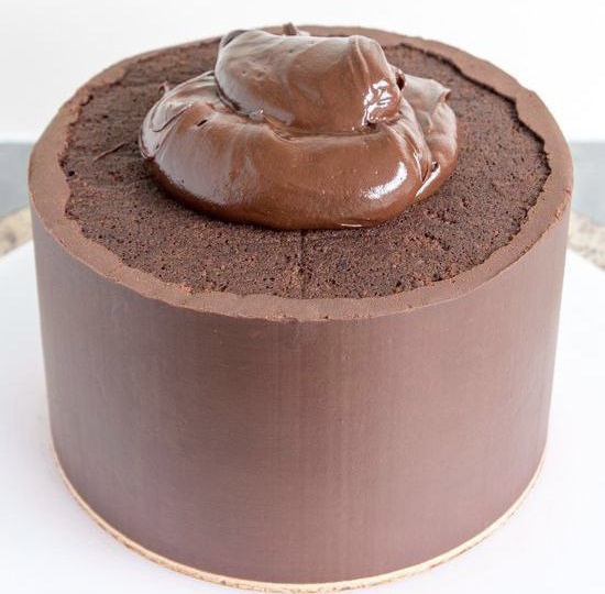 "Тот самый" ганаш на молочном и темном шоколаде для "обтяжки" торта