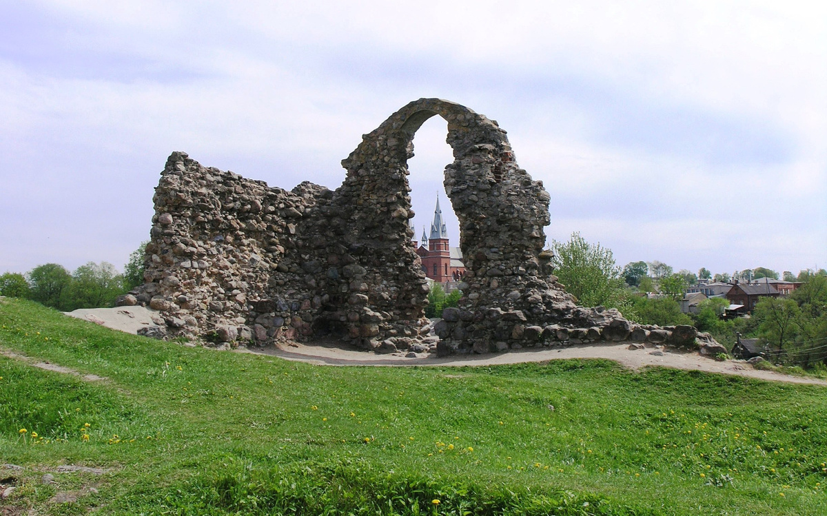 Латгалия, руины Орденского замка в Резекне