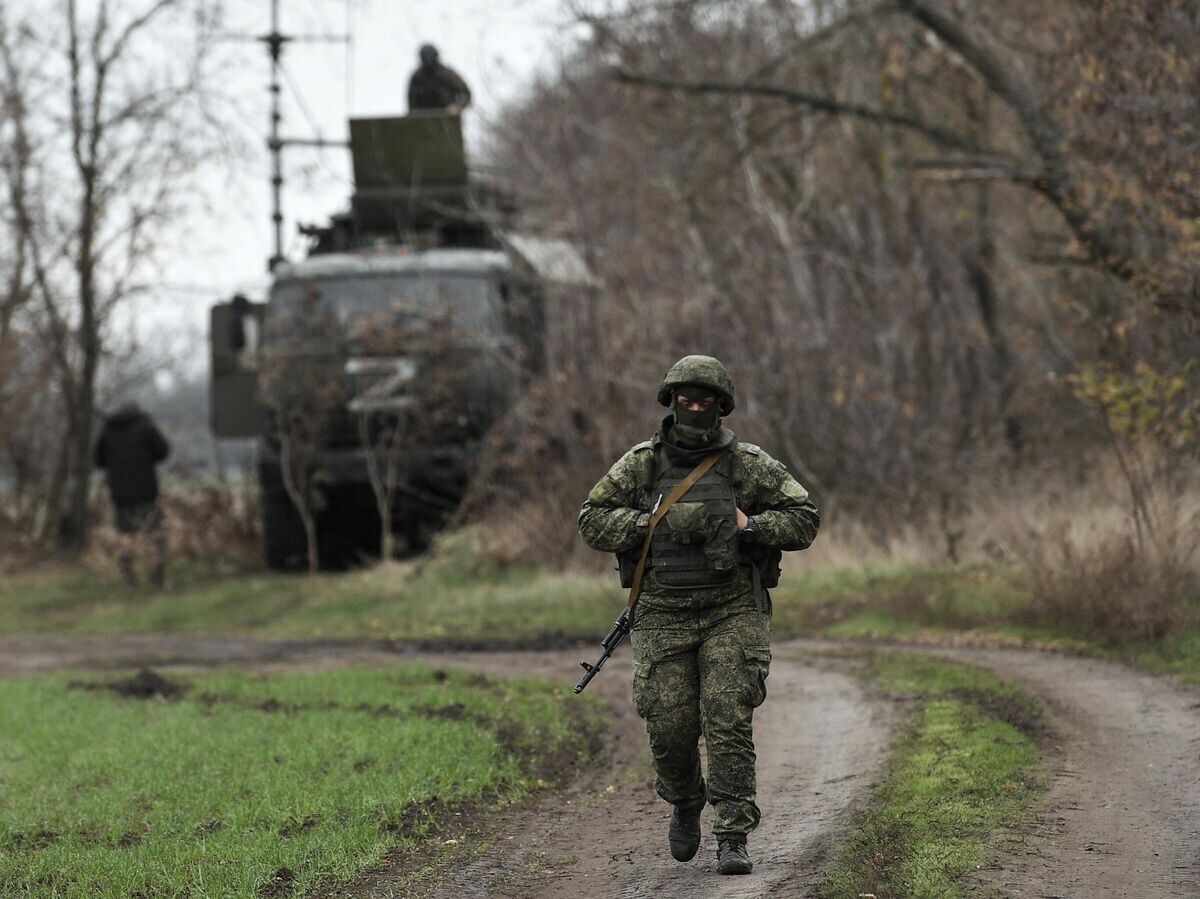    Военнослужащие подразделений радиоэлектронной борьбы в зоне проведения спецоперации© РИА Новости / Константин Михальчевский