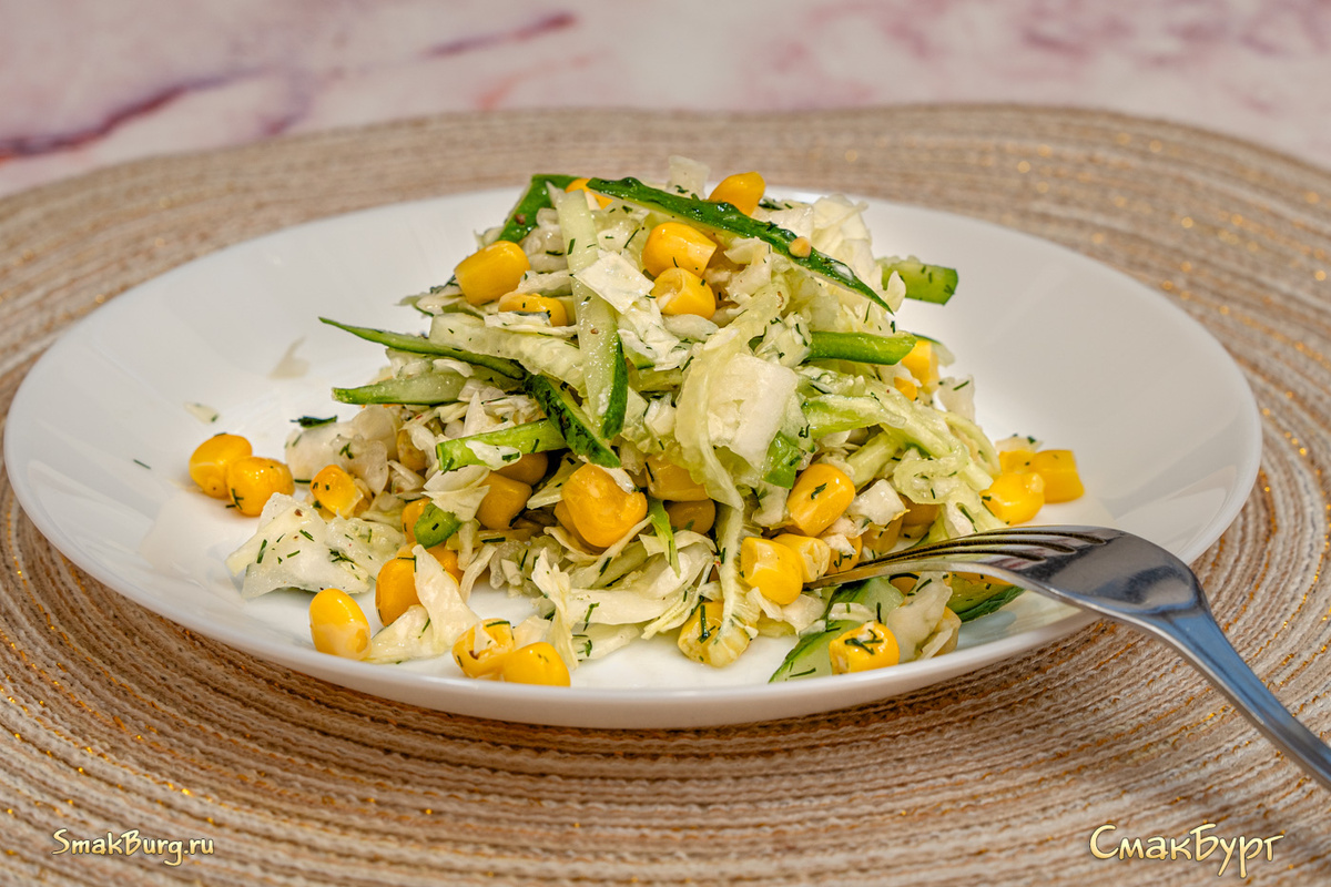 Сочный и легкий овощной салат с молодой капустой - готовится быстро, съедается ещё быстрее!