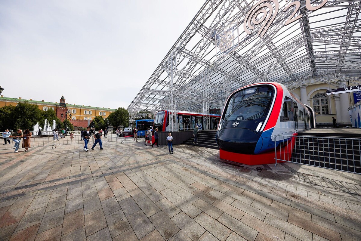 📷 1.1: Московский транспорт 2030: взгляд в будущее столицы на выставке в Манеже | М. Денисов. mos.ru