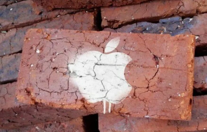    Айфоны и андроиды превратятся скоро в кирпичи. Предупреждение депутата