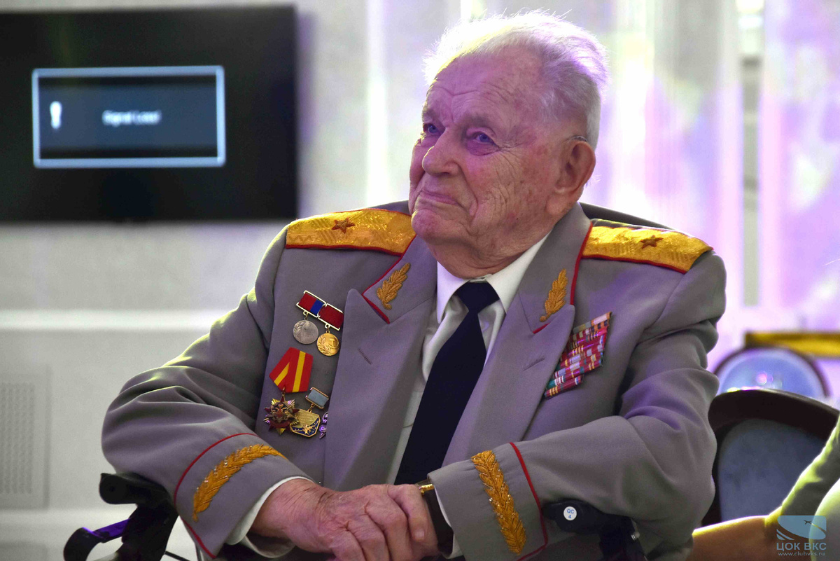01.08.2024 г. Сотрудники Центрального офицерского клуба Воздушно-космических сил, участники клубных формирований  «Память» и «Первая эскадрилья» при ЦОК ВКС, а также юнармейцы отряда имени Героя РФ Т.-2