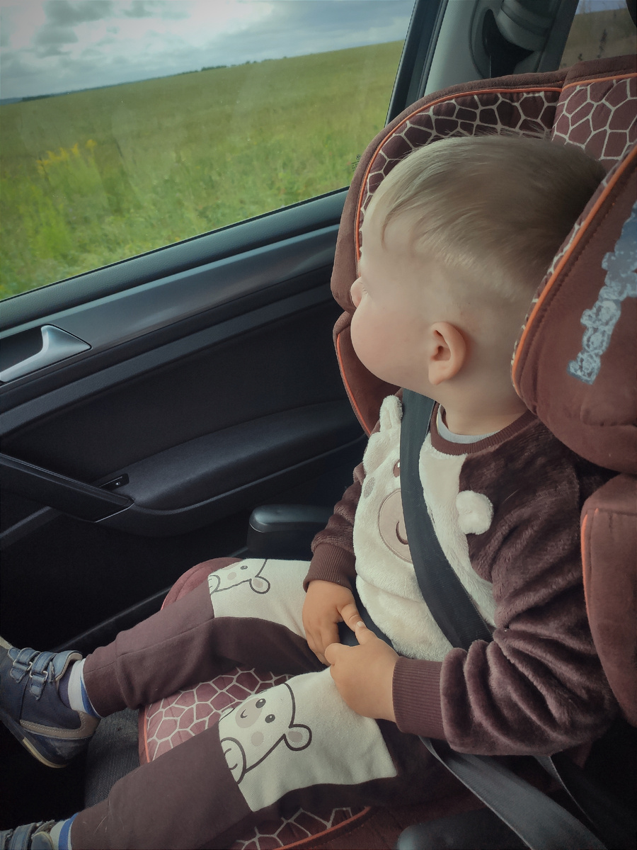 Едет домой с новой прической 🥰