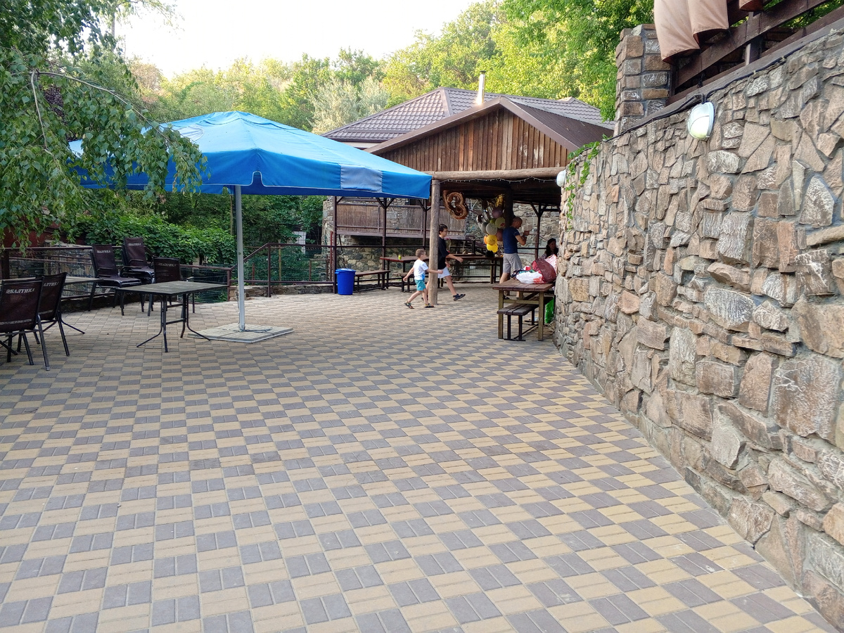 Территория парк-отеля