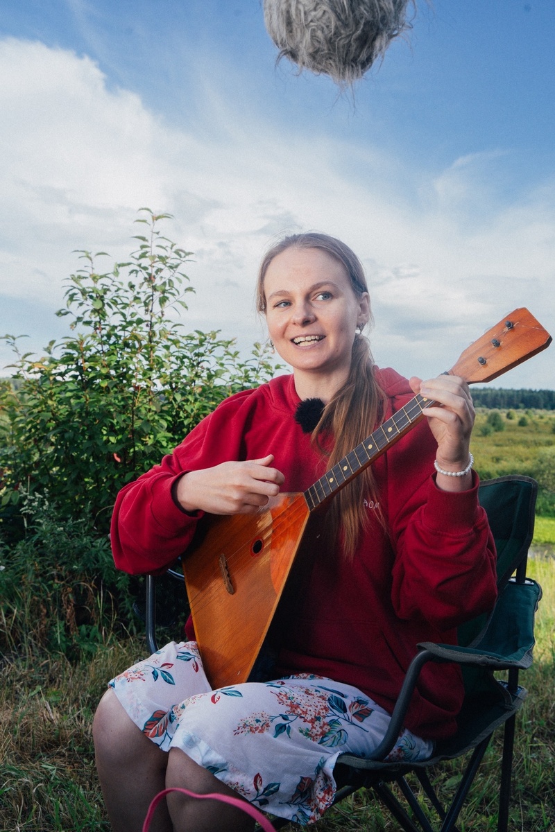 Анна Бойцова, гость нашего подкаста, в своей любимой деревне