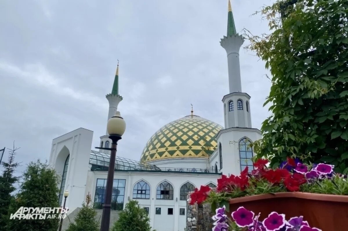    Мечеть — это духовный центр, где собираются, рассказывают, что такое хорошо, а что такое плохо, пытаются объяснить постулаты веры, религии.
