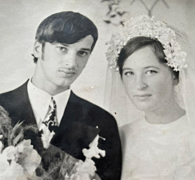 Виктор Михайлович и Галина Ивановна 50 лет назад во время свадьбы