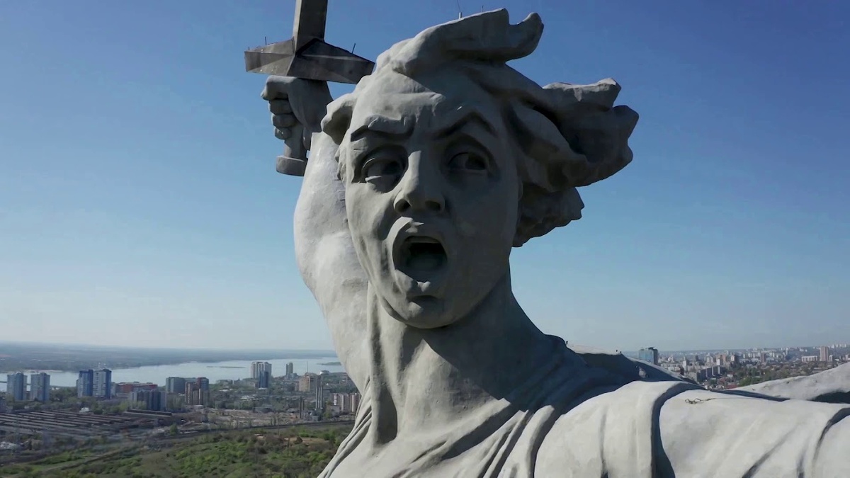 «Родина-мать» в Волгограде/ © loveopium.ru