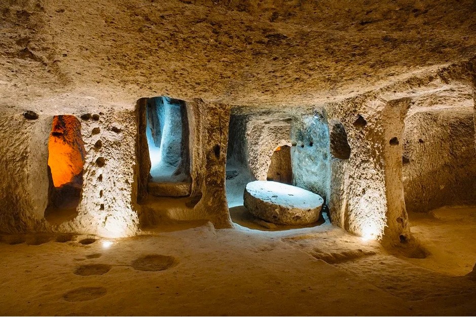 Одно из помещений под землей. Изображение не нарушает правил платформы (Взято из открытых интернет-источников: turkeydailytours.com)