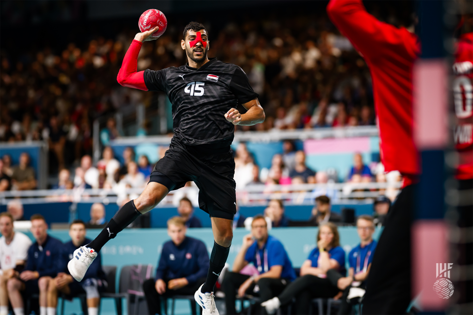    Приспособление для защиты носа не мешало Сеифу Эльдераа поражать чужие ворота