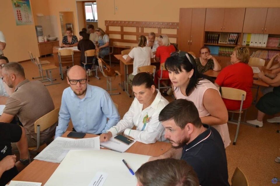    Обсуждение концепции благоустройства территории за ТЦ "Европа". Источник: пресс-служба администрации Барнаула