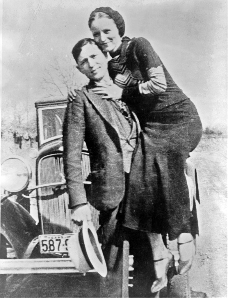 Бонни и Клайд, около 1934 года. Источник: Викисклад // Общественное достояние