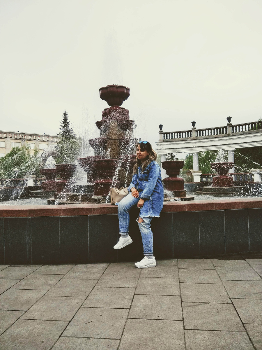 Это я в славном городе Н. Старая фоточка, но очень уж мне нравится)