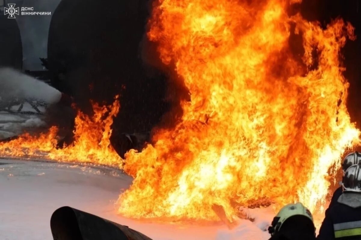    В Винницкой области вспыхнул масштабный пожар на объекте инфраструктуры
